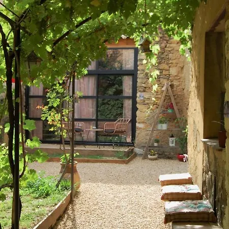 Bed & Breakfast La Bucolique, Et Jardin D'hotes Sabran