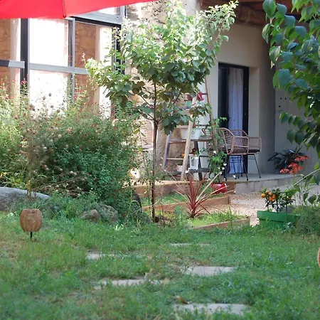 La Bucolique, Et Jardin D'hotes Sabran
