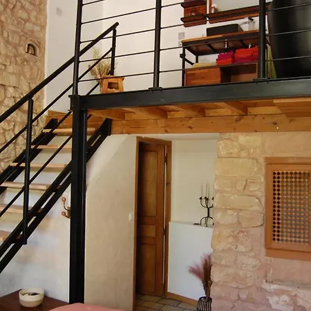 La Bucolique, Et Jardin D'hotes Sabran