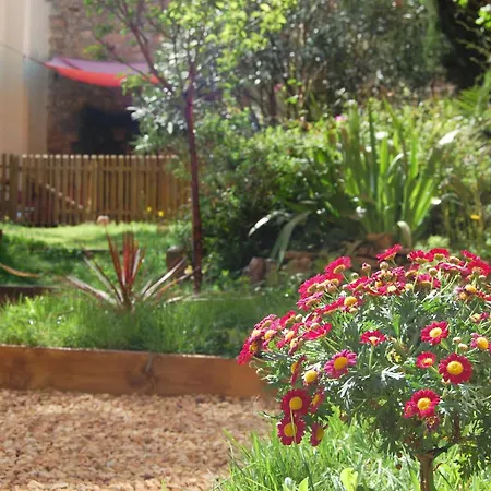 La Bucolique, Et Jardin D'hotes Sabran